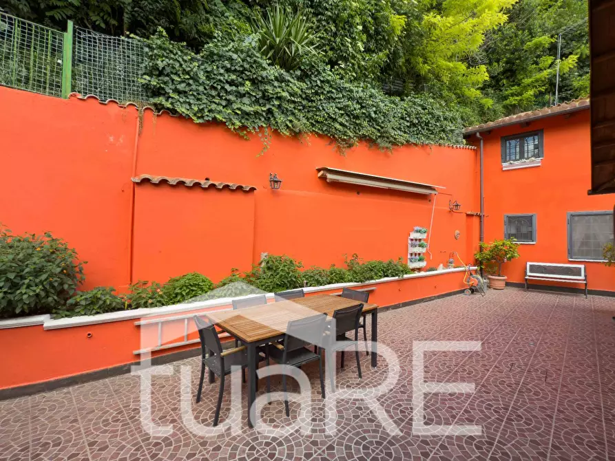 Immagine 11 di Villa in vendita  in Via Dei Fabi a Roma