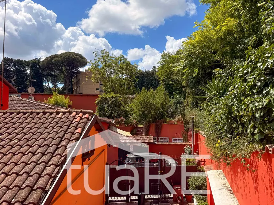 Immagine 13 di Villa in vendita  in Via Dei Fabi a Roma