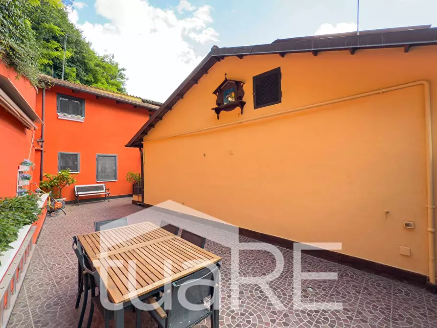 Immagine 24 di Villa in vendita  in Via Dei Fabi a Roma