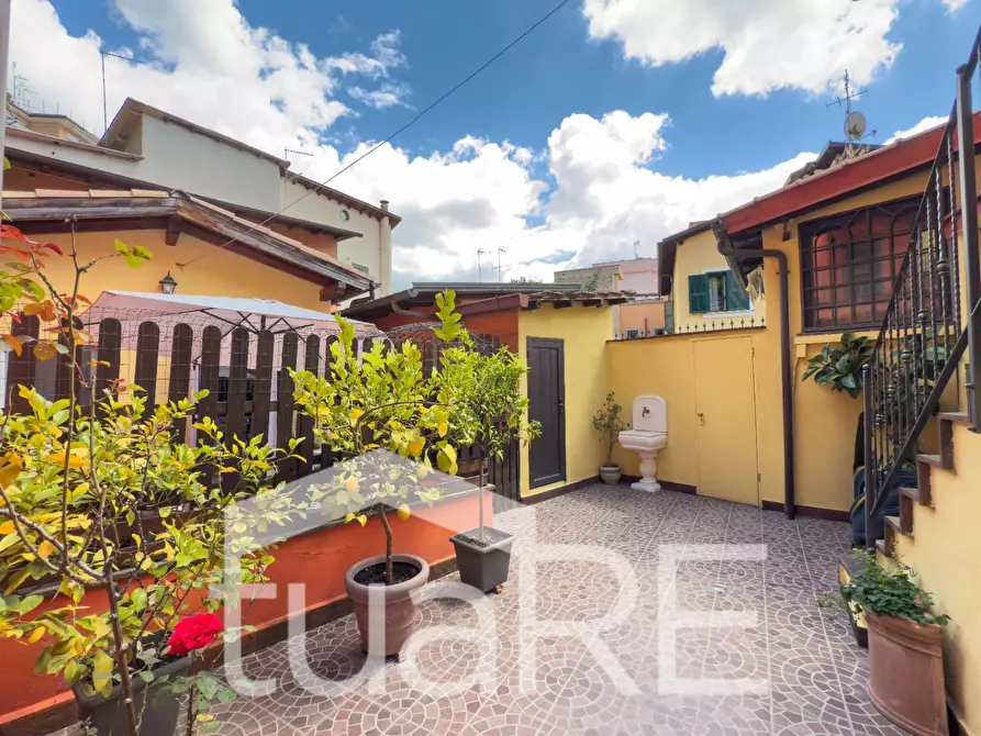 Immagine 26 di Villa in vendita  in Via Dei Fabi a Roma