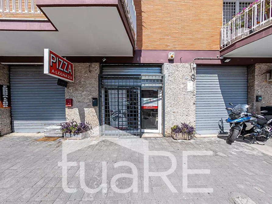 Immagine 3 di Negozio in vendita  in Via Carlo Francesco Bellingeri a Roma