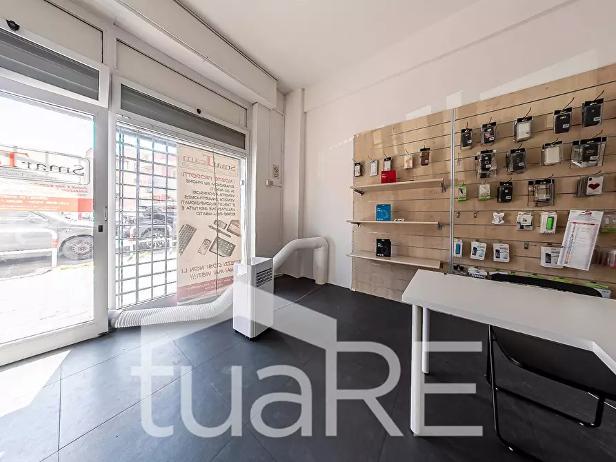 Immagine 9 di Negozio in vendita  in Via Carlo Francesco Bellingeri a Roma