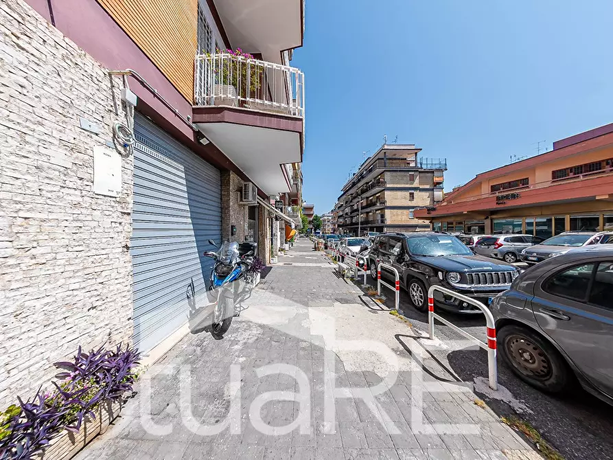 Immagine 16 di Negozio in vendita  in Via Carlo Francesco Bellingeri a Roma