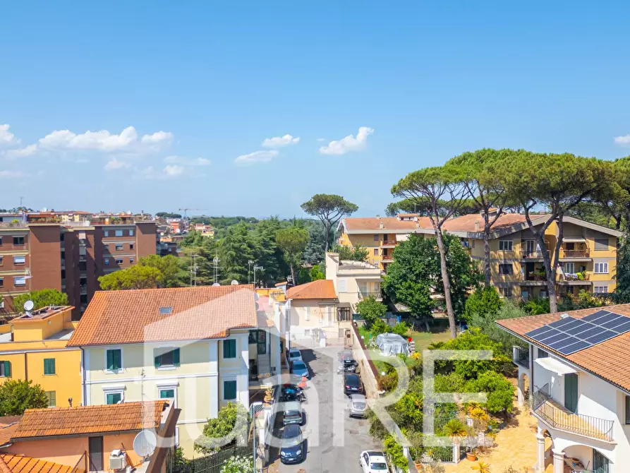 Immagine 5 di Magazzino in vendita  in Via Della Tenuta Di Sant'agata a Roma