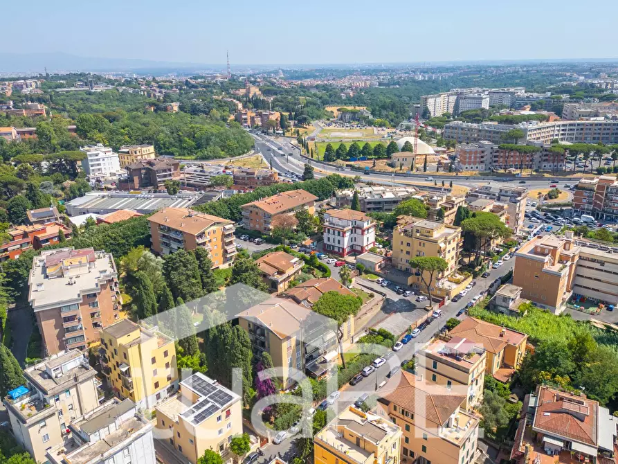 Immagine 12 di Magazzino in vendita  in Via Della Tenuta Di Sant'agata a Roma