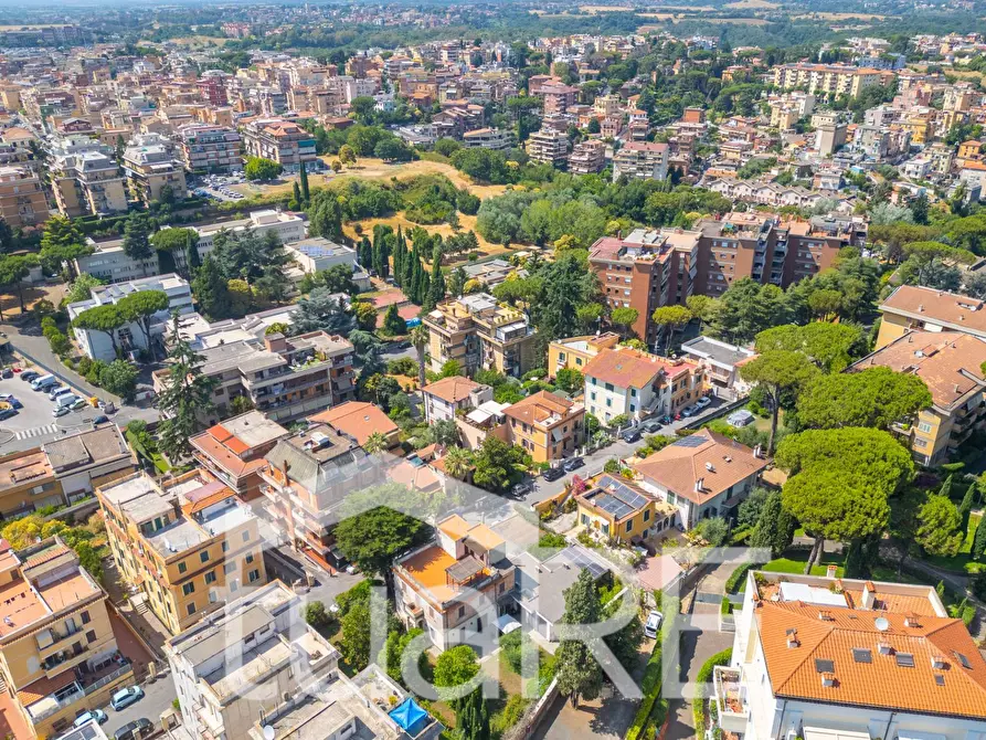 Immagine 16 di Magazzino in vendita  in Via Della Tenuta Di Sant'agata a Roma