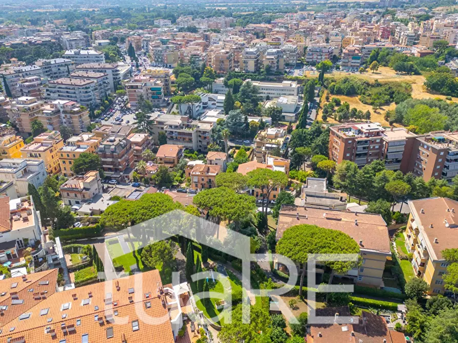 Immagine 18 di Magazzino in vendita  in Via Della Tenuta Di Sant'agata a Roma
