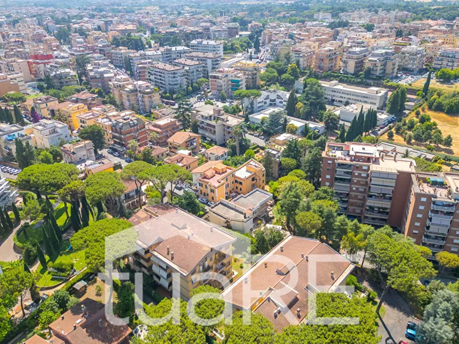 Immagine 20 di Magazzino in vendita  in Via Della Tenuta Di Sant'agata a Roma