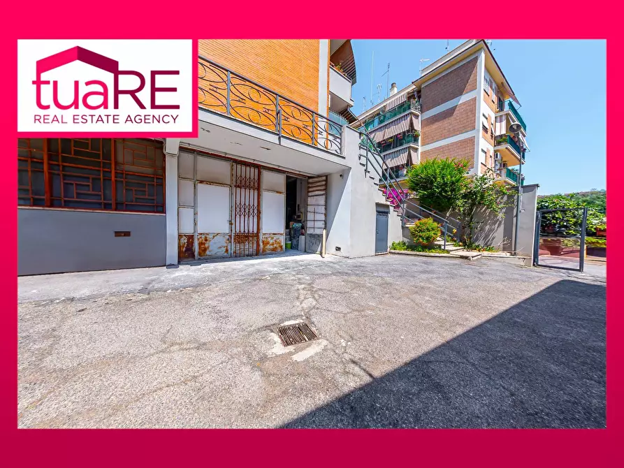 Immagine 1 di Negozio in vendita  in Via Degli Archinto a Roma