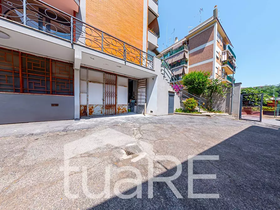 Immagine 5 di Negozio in vendita  in Via Degli Archinto a Roma