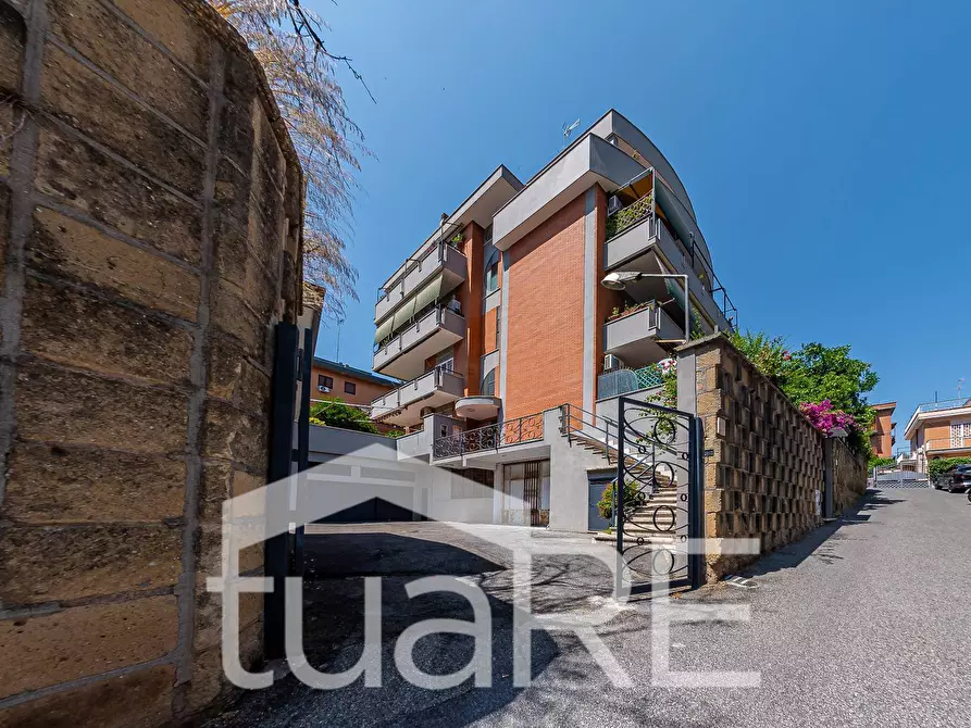 Immagine 6 di Negozio in vendita  in Via Degli Archinto a Roma