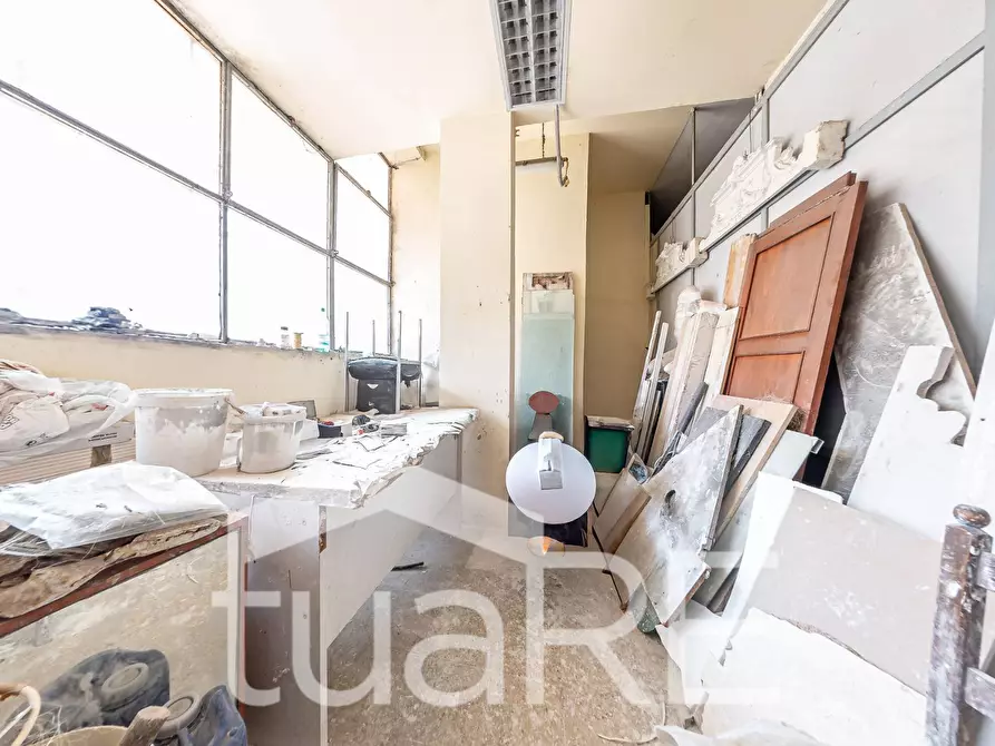 Immagine 9 di Negozio in vendita  in Via Degli Archinto a Roma
