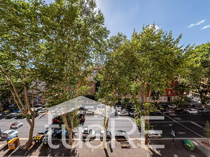 Immagine 13 di Appartamento in vendita  in Piazza Bainsizza a Roma