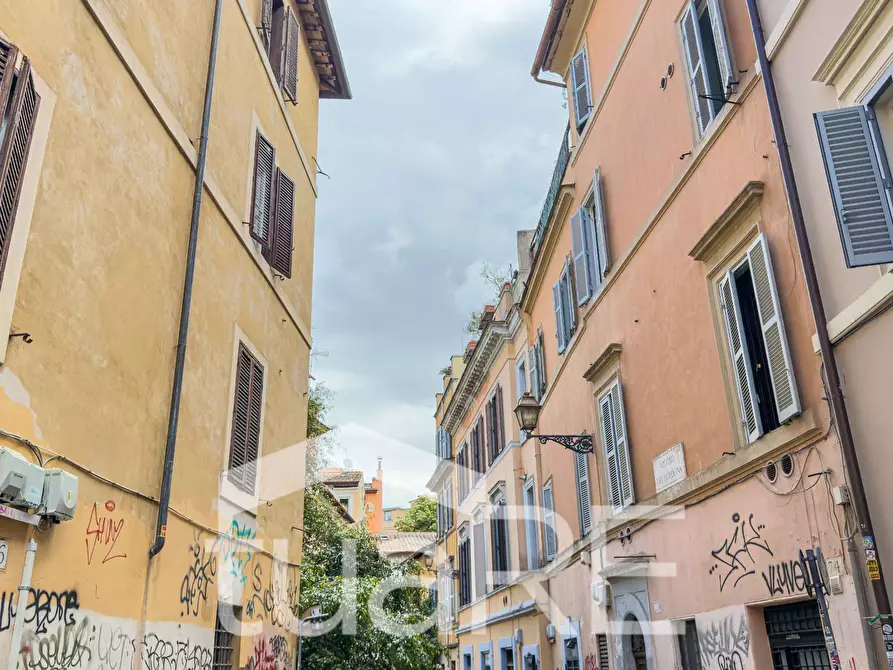 Immagine 19 di Appartamento in vendita  in Vicolo Dell' Arcaccio a Roma
