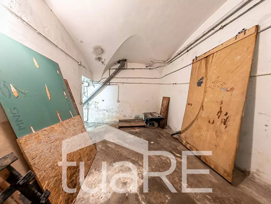 Immagine 18 di Negozio in vendita  in Via Simeto a Roma