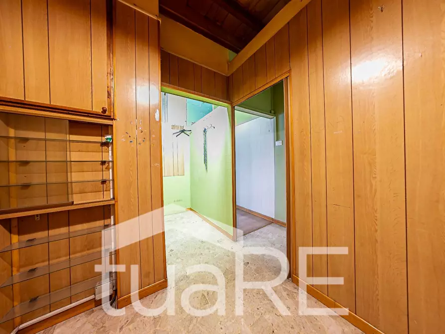 Immagine 8 di Negozio in vendita  in Via Baldo Degli Ubaldi a Roma