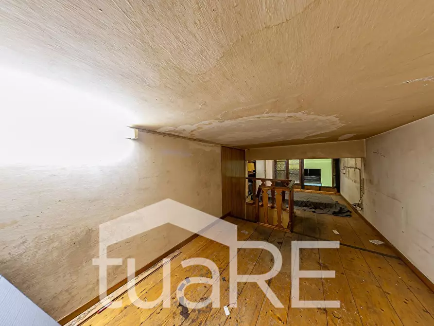 Immagine 12 di Negozio in vendita  in Via Baldo Degli Ubaldi a Roma