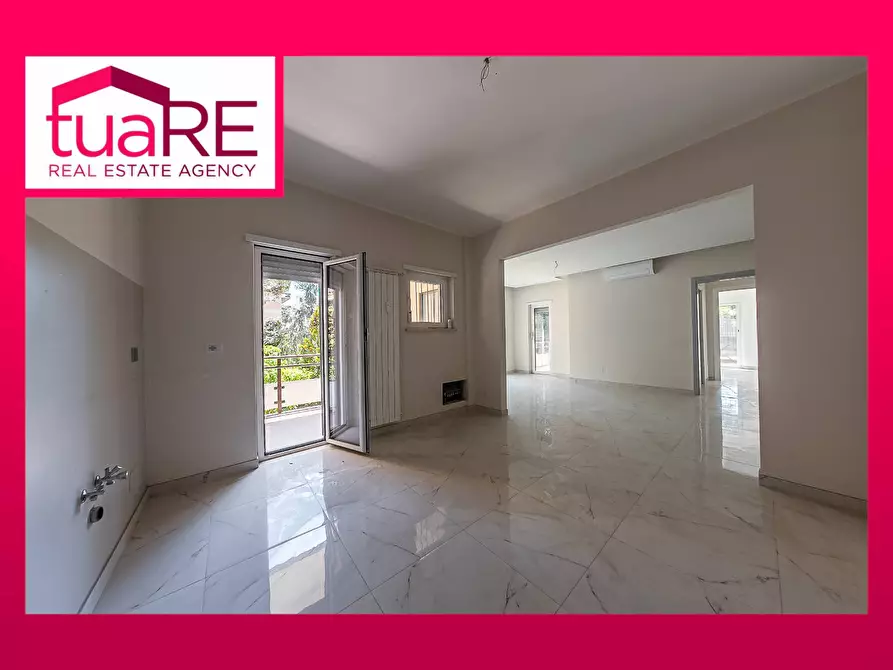 Immagine 1 di Appartamento in vendita  in Via Giovanni Devich a Roma