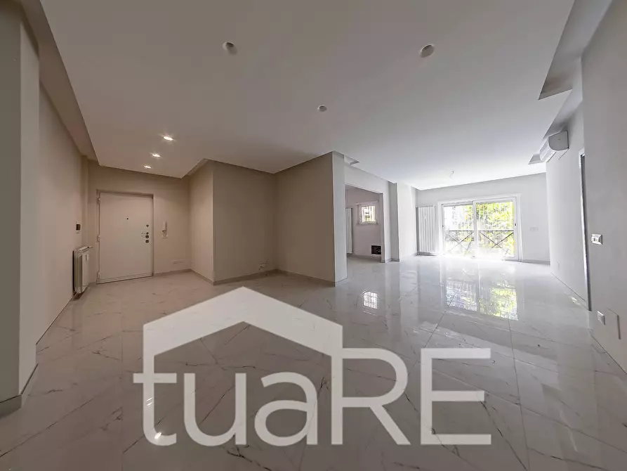 Immagine 2 di Appartamento in vendita  in Via Giovanni Devich a Roma