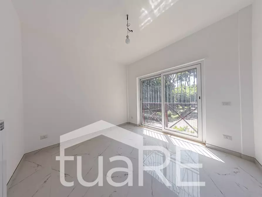 Immagine 6 di Appartamento in vendita  in Via Giovanni Devich a Roma