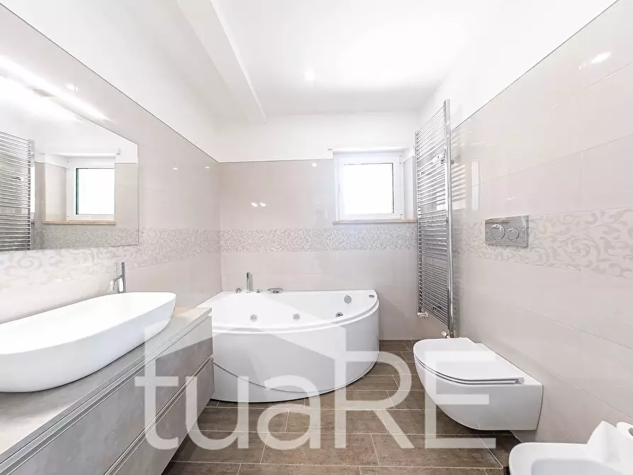 Immagine 7 di Appartamento in vendita  in Via Giovanni Devich a Roma