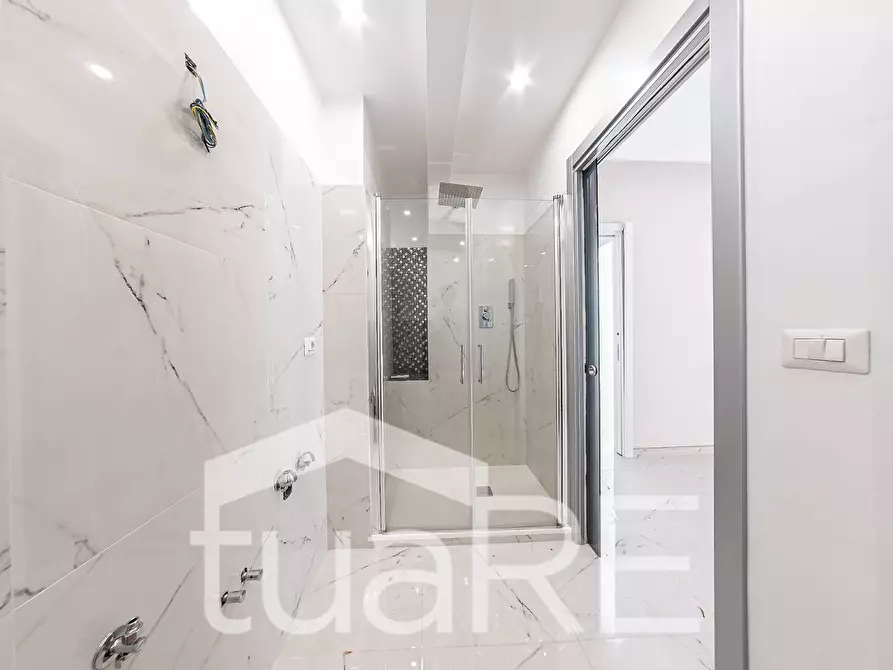 Immagine 10 di Appartamento in vendita  in Via Giovanni Devich a Roma