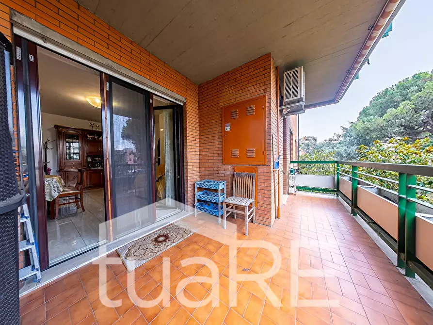 Immagine 2 di Appartamento in vendita  in Via Al Sesto Miglio a Roma