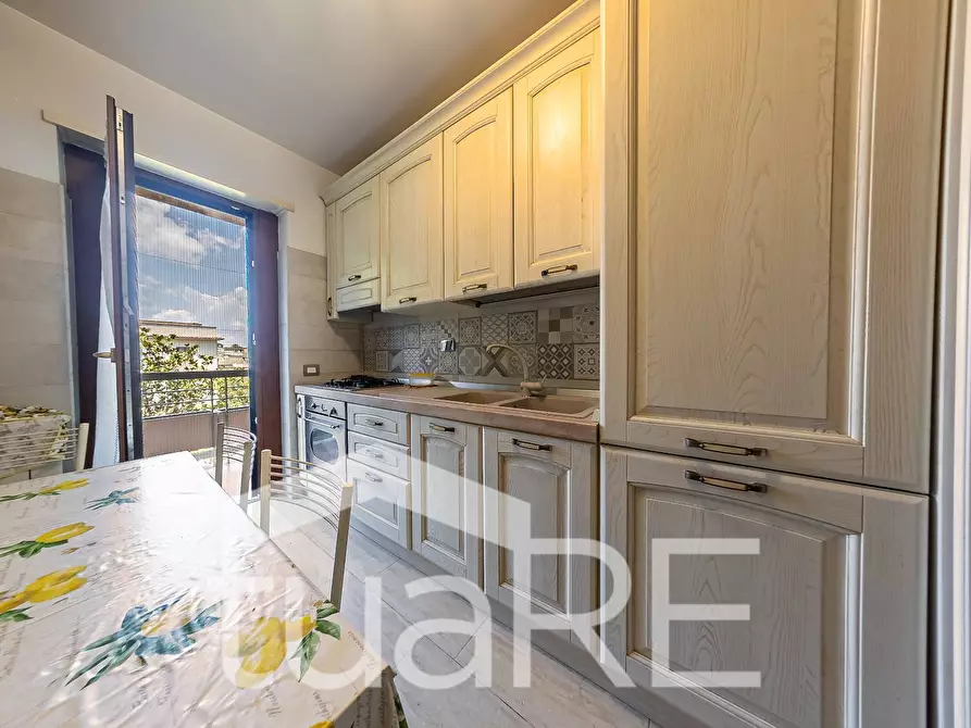 Immagine 5 di Appartamento in vendita  in Via Al Sesto Miglio a Roma