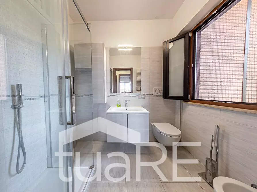 Immagine 9 di Appartamento in vendita  in Via Al Sesto Miglio a Roma