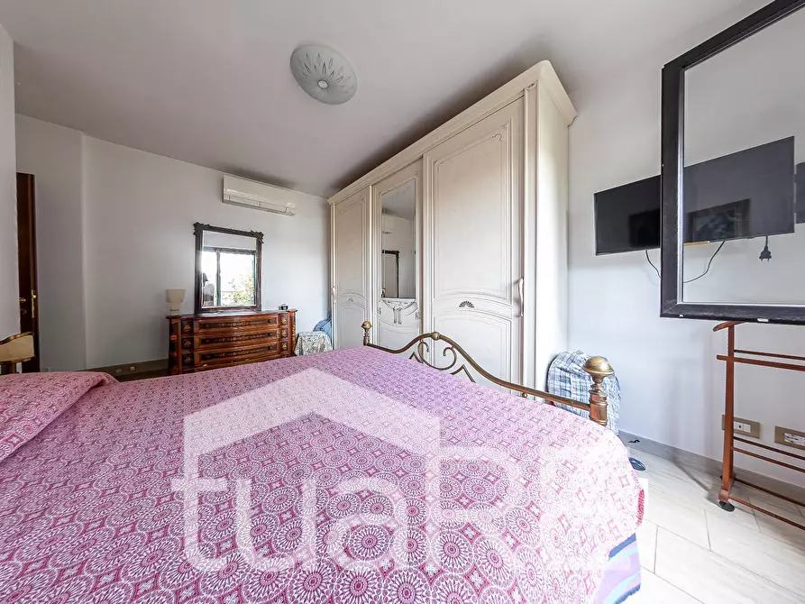 Immagine 25 di Appartamento in vendita  in Via Al Sesto Miglio a Roma