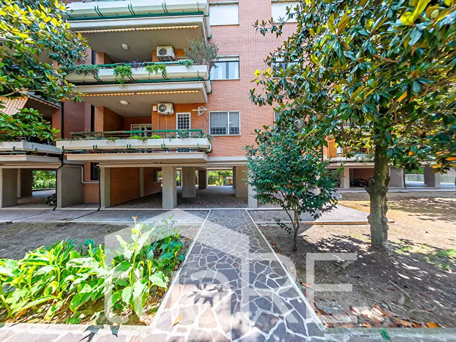 Immagine 29 di Appartamento in vendita  in Via Al Sesto Miglio a Roma