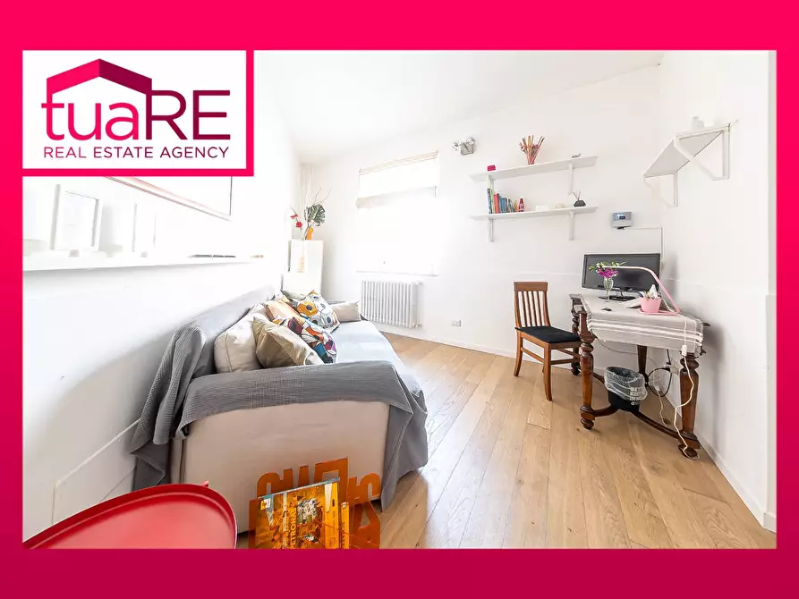 Immagine 1 di Appartamento in vendita  in Via Felice Cavallotti a Roma