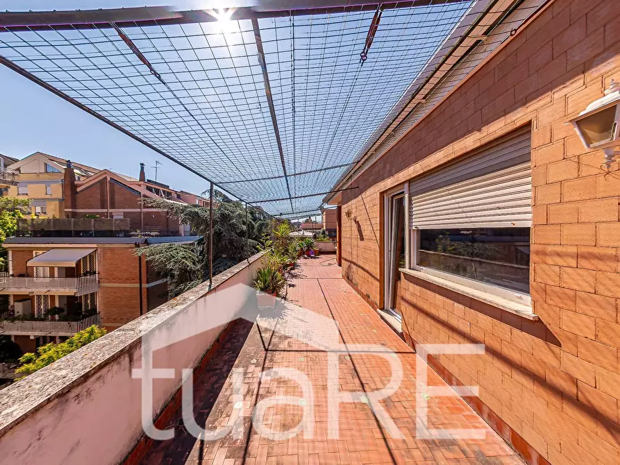 Immagine 3 di Attico in vendita  in Via Della Farnesina a Roma