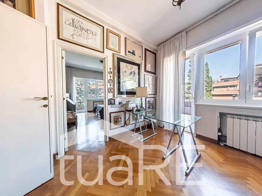 Immagine 12 di Attico in vendita  in Via Della Farnesina a Roma