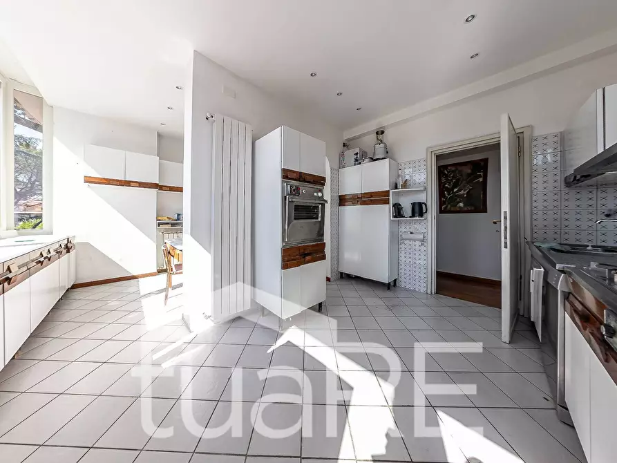 Immagine 14 di Attico in vendita  in Via Della Farnesina a Roma