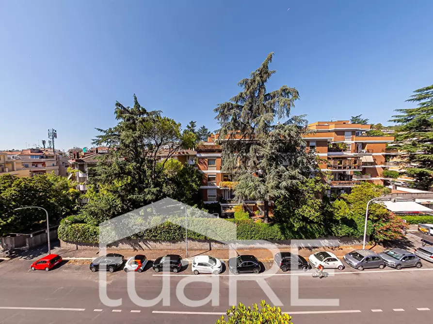 Immagine 21 di Attico in vendita  in Via Della Farnesina a Roma