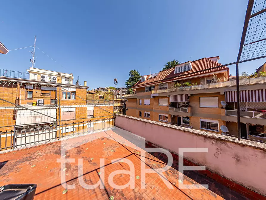 Immagine 22 di Attico in vendita  in Via Della Farnesina a Roma