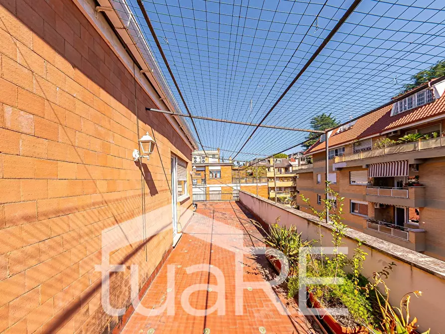 Immagine 23 di Attico in vendita  in Via Della Farnesina a Roma