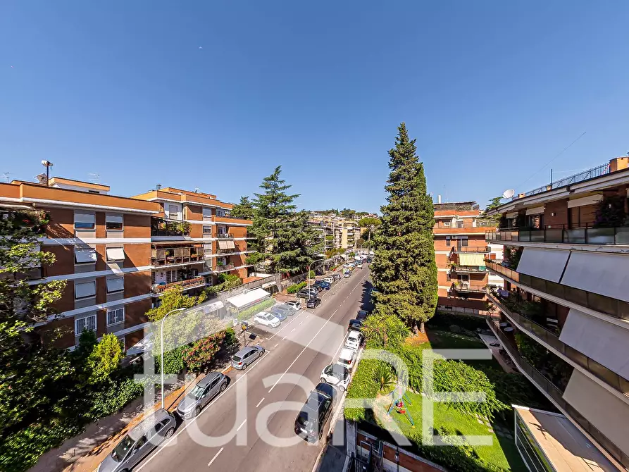 Immagine 24 di Attico in vendita  in Via Della Farnesina a Roma