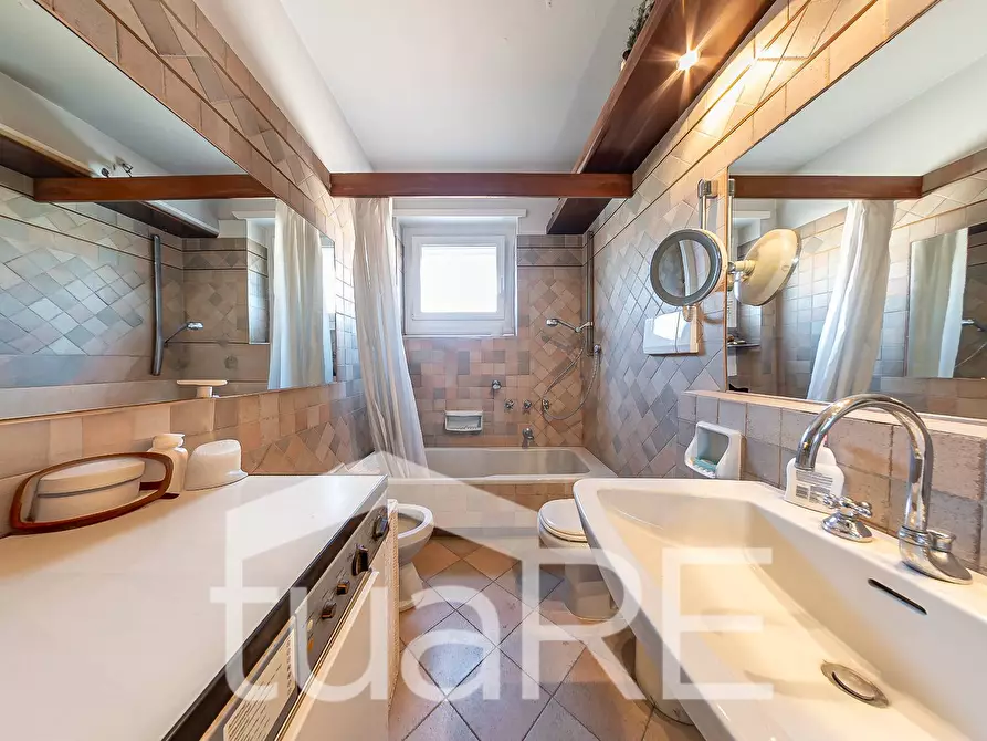 Immagine 26 di Attico in vendita  in Via Della Farnesina a Roma