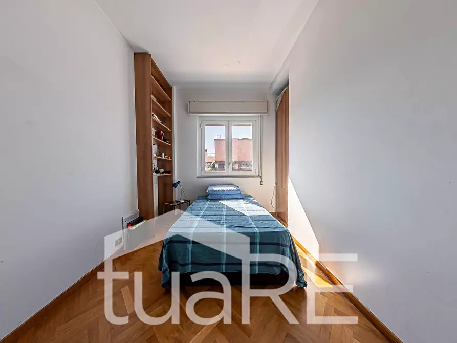 Immagine 29 di Attico in vendita  in Via Della Farnesina a Roma