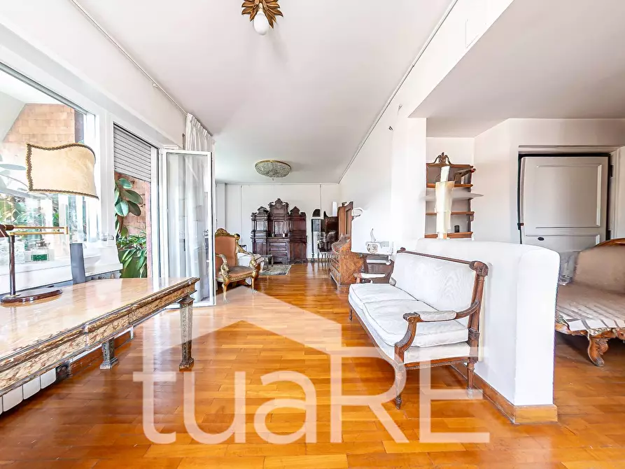 Immagine 36 di Attico in vendita  in Via Della Farnesina a Roma