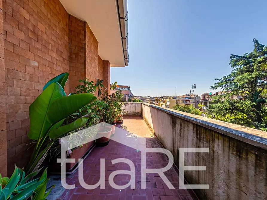 Immagine 37 di Attico in vendita  in Via Della Farnesina a Roma