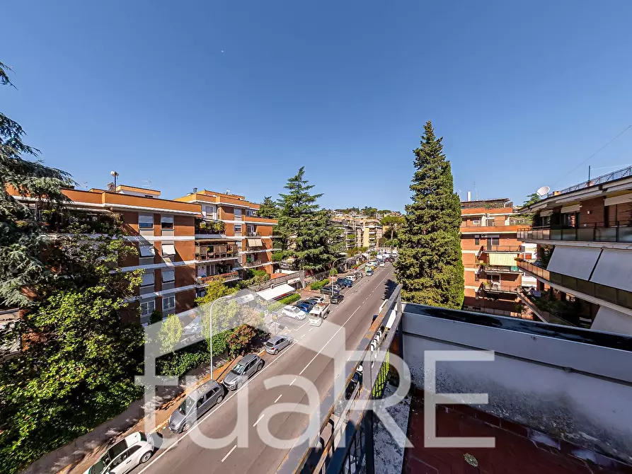 Immagine 40 di Attico in vendita  in Via Della Farnesina a Roma