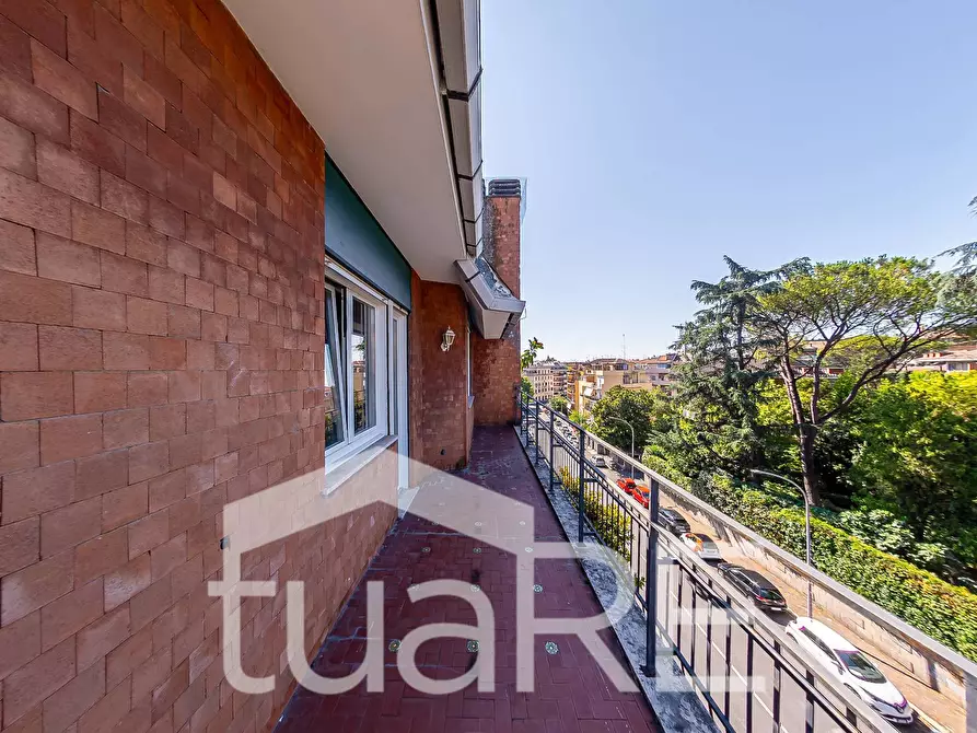 Immagine 41 di Attico in vendita  in Via Della Farnesina a Roma