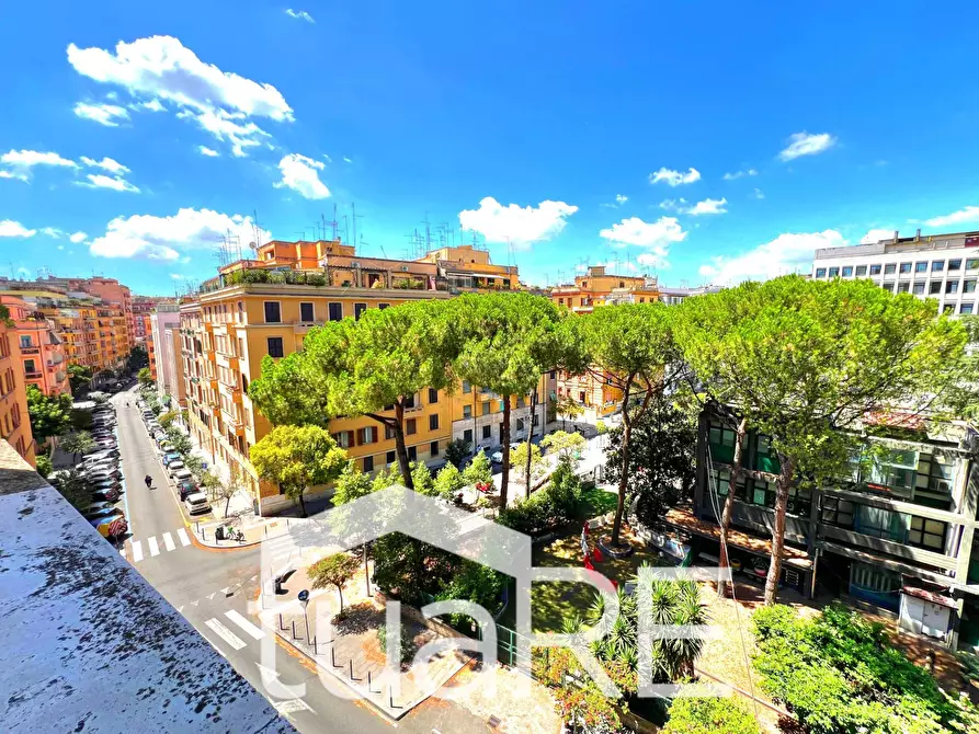 Immagine 21 di Appartamento in vendita  in Via Cremona a Roma