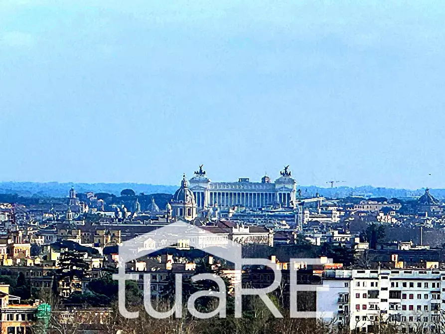Immagine 12 di Attico in vendita  in Via Dei Colli Della Farnesina a Roma