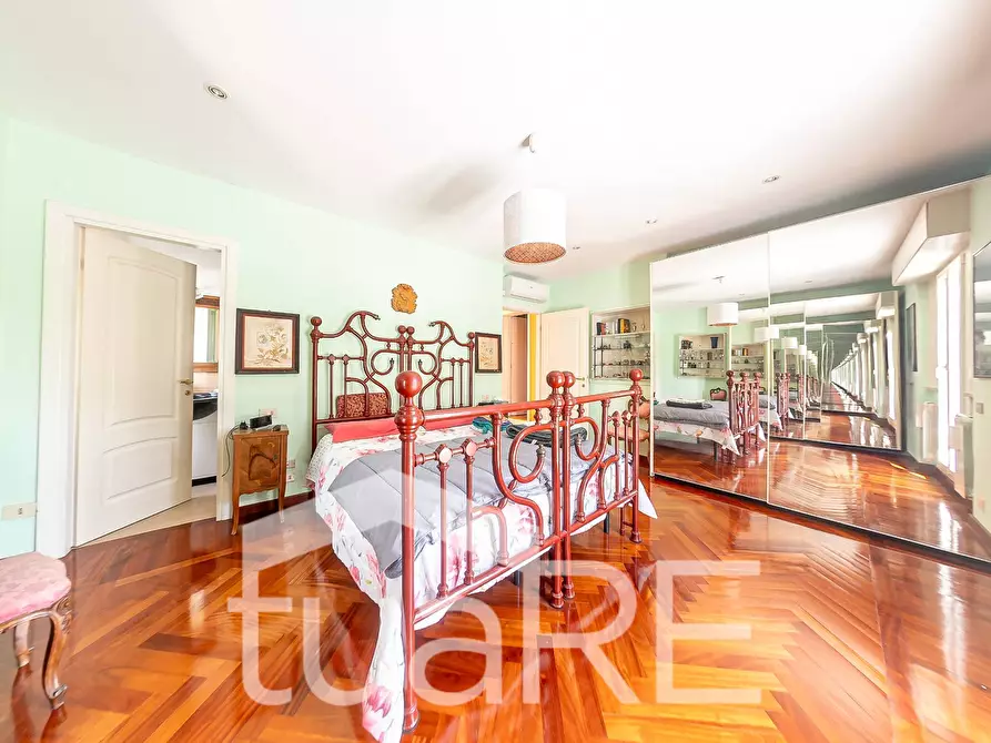 Immagine 16 di Attico in vendita  in Via Dei Colli Della Farnesina a Roma