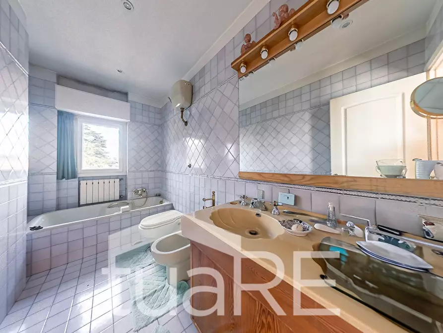 Immagine 23 di Attico in vendita  in Via Dei Colli Della Farnesina a Roma