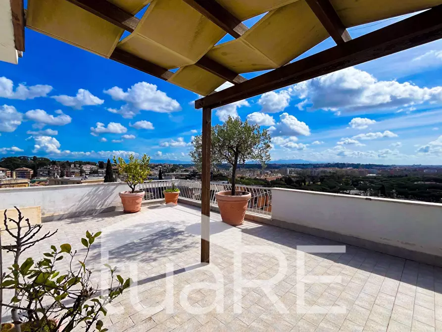 Immagine 26 di Attico in vendita  in Via Dei Colli Della Farnesina a Roma